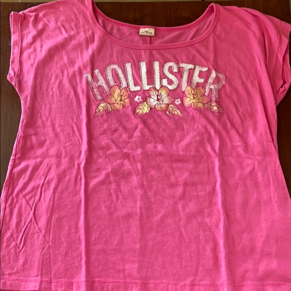 Hollister t shirt
